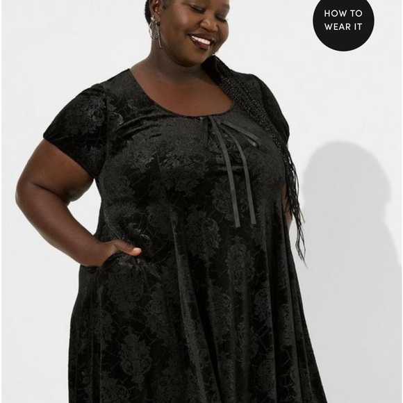 Spooky Skull and Roses Embossed Velvet Tie Front Dress ready for a night out! - Picture 5 of 7